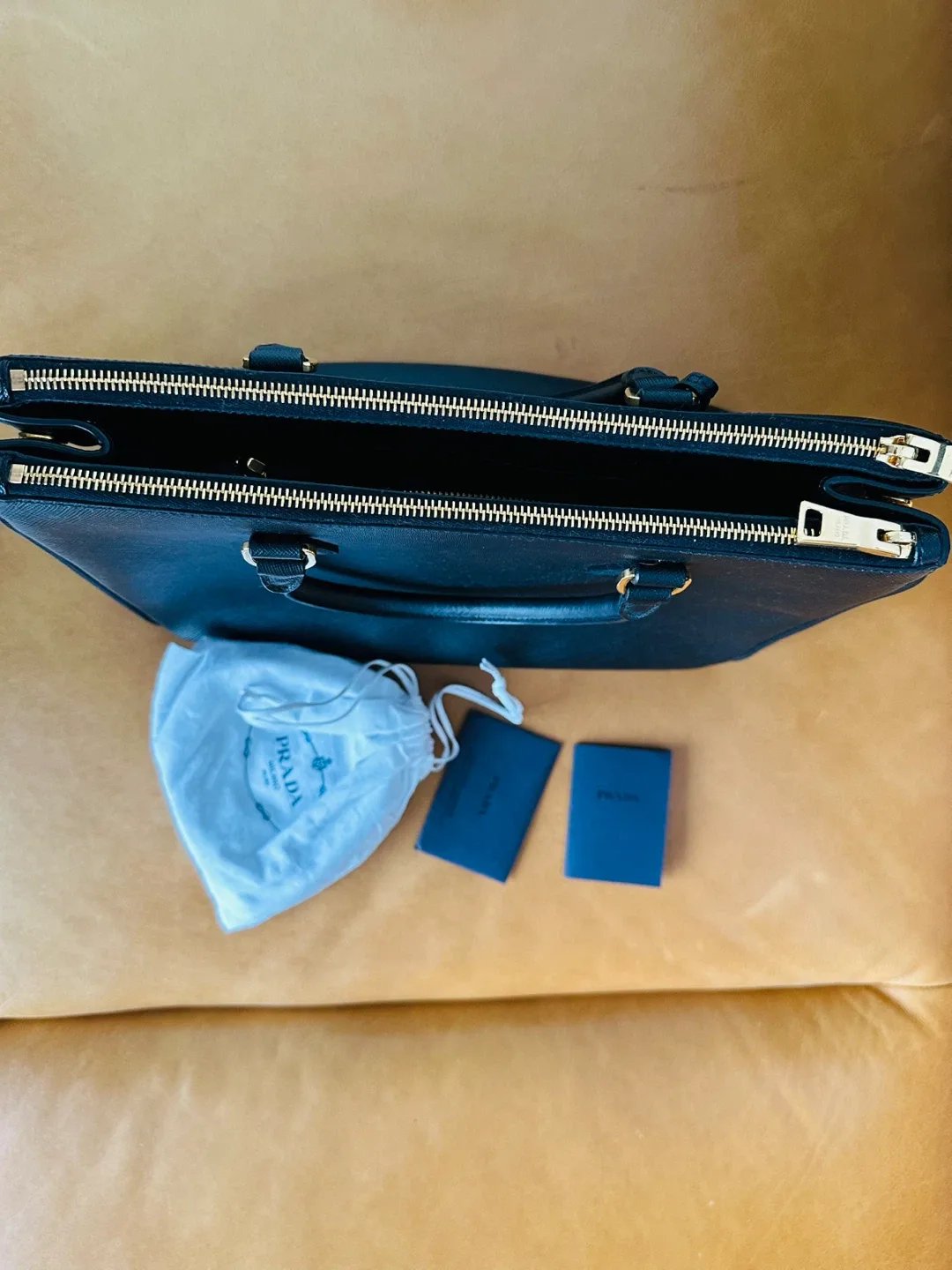 Prada Galleria LARGE Saffiano leather bag $5,000 image indicator(4)