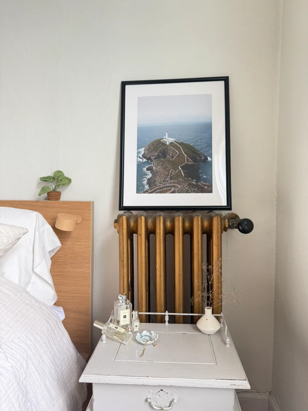 Large original photo print w/ black frame image indicator(2)