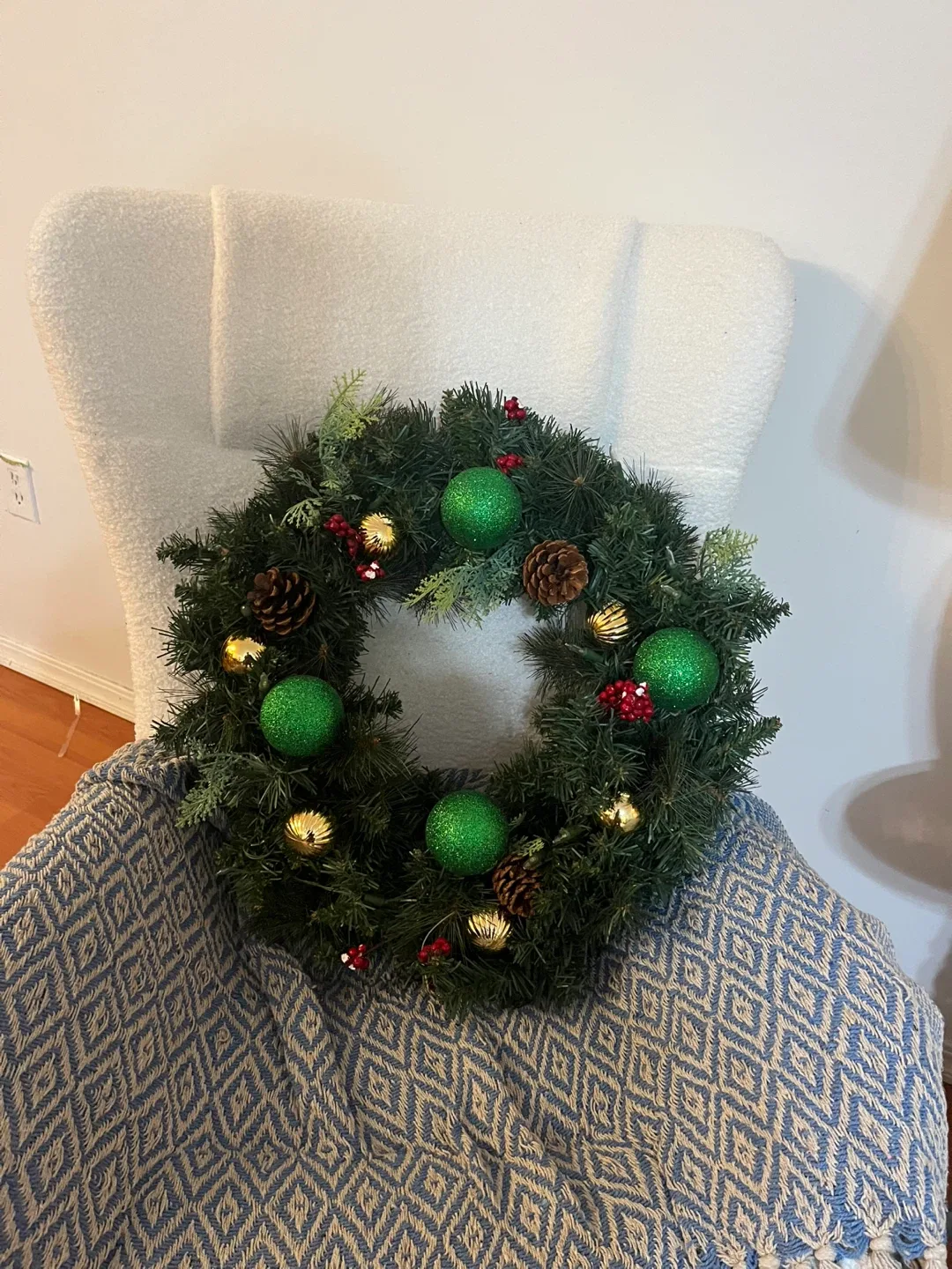 Christmas Wreath with Ornaments image indicator(3)