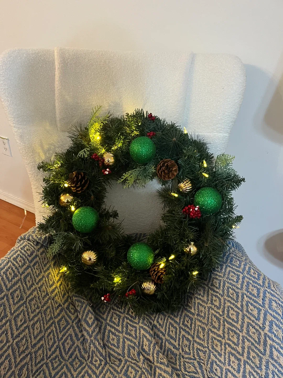 Christmas Wreath with Ornaments
