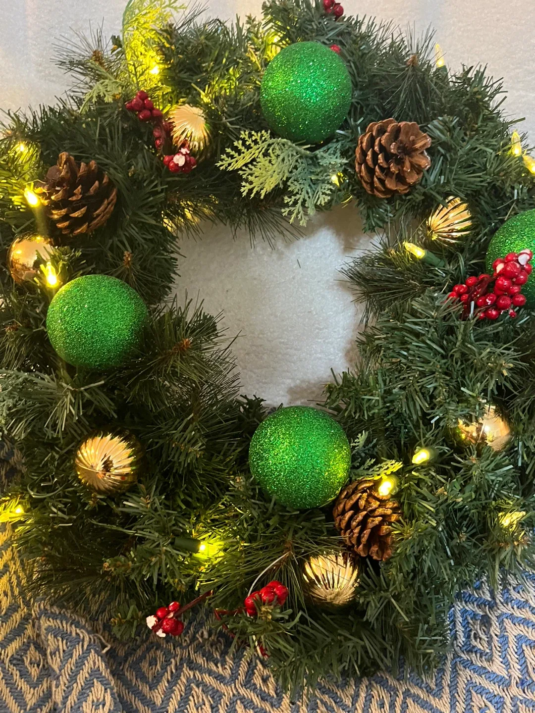 Christmas Wreath with Ornaments image indicator(2)