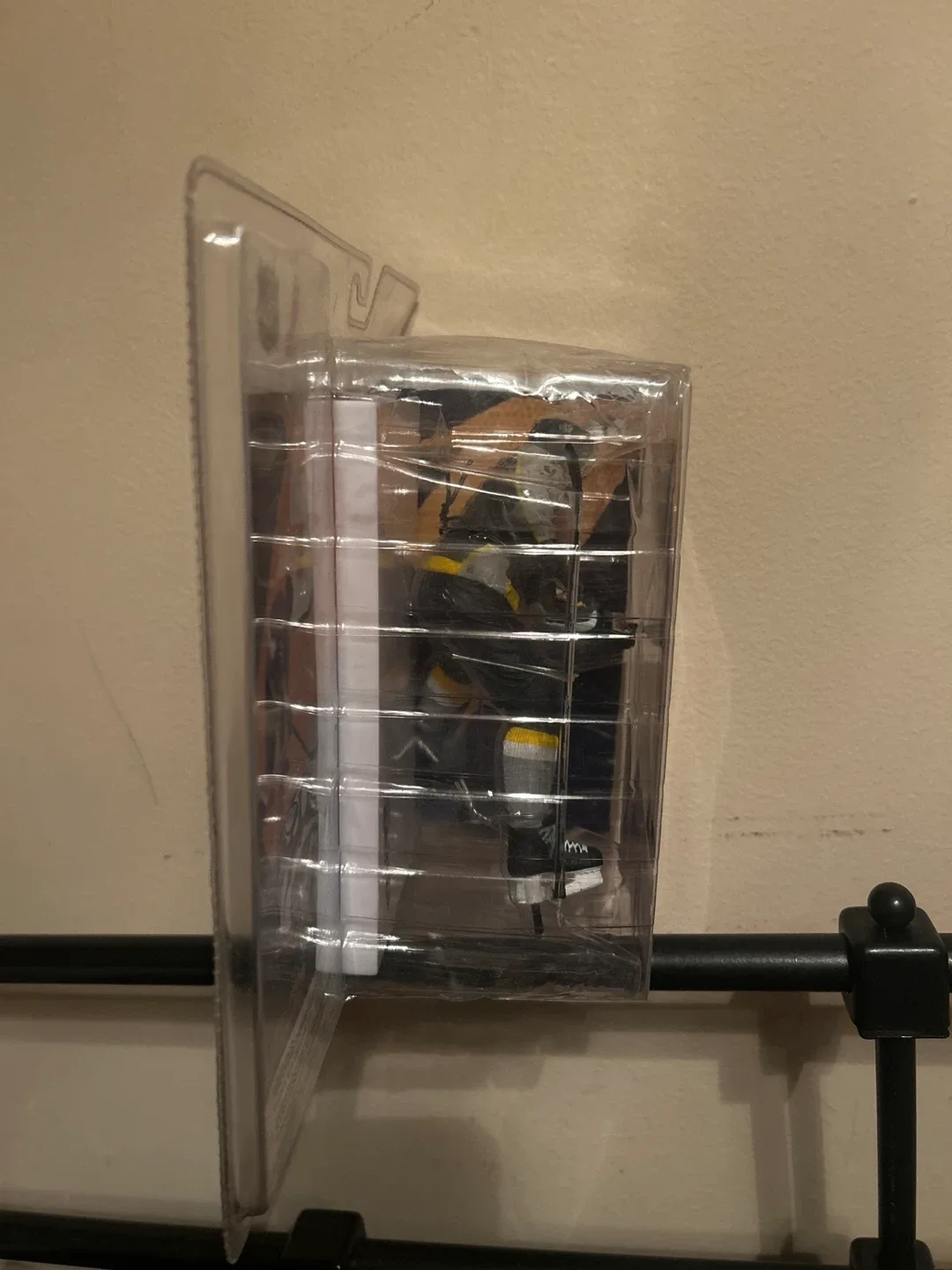 Paul Kariya McFarlane NHL Series 12 Figure image indicator(2)