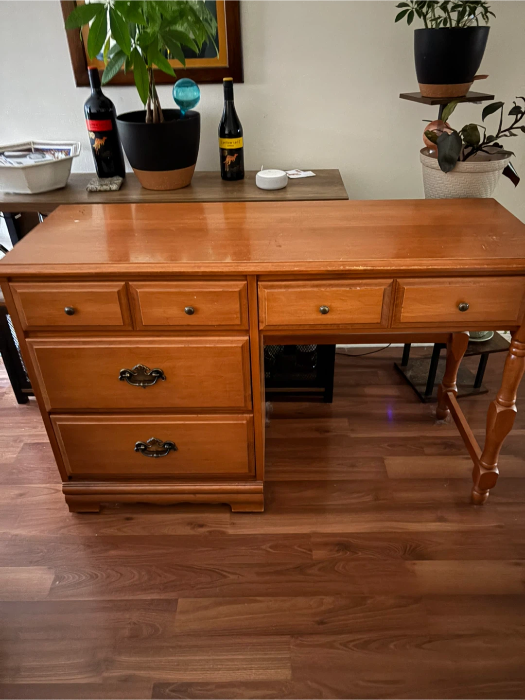 Computer desk