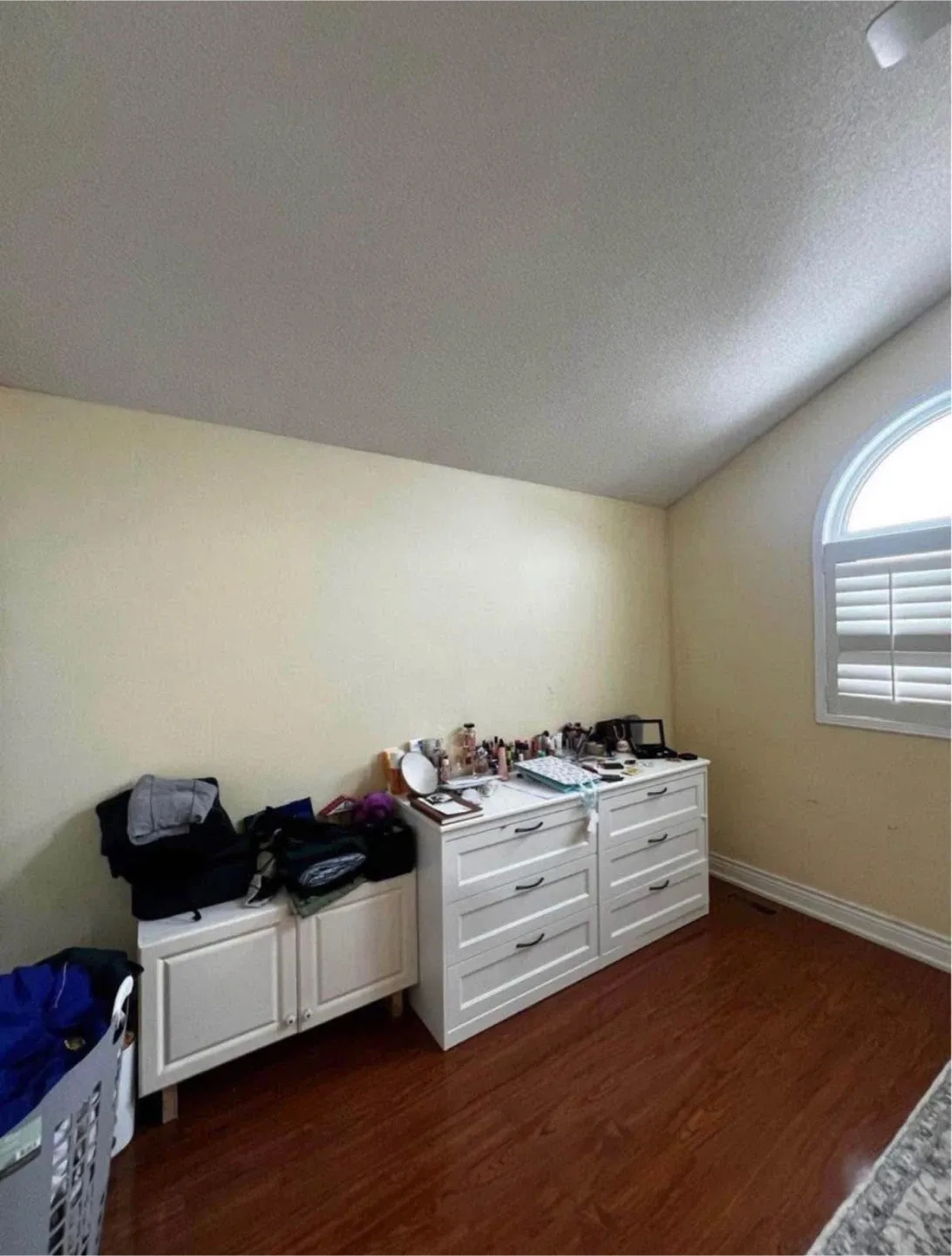 Room for rent image indicator(4)