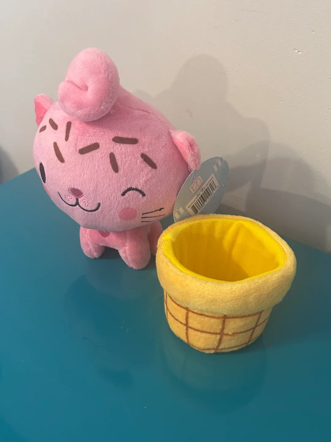 🍦RARE NEW Kitty Cones Plush Collectible Ice Cream Kitty image indicator(3)