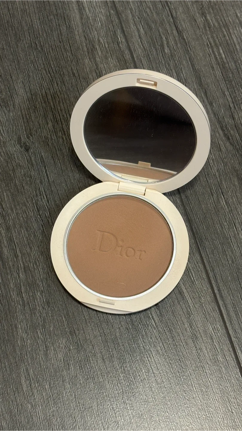 Dior Forever Natural Bronze 05 Warm Bronze image indicator(2)