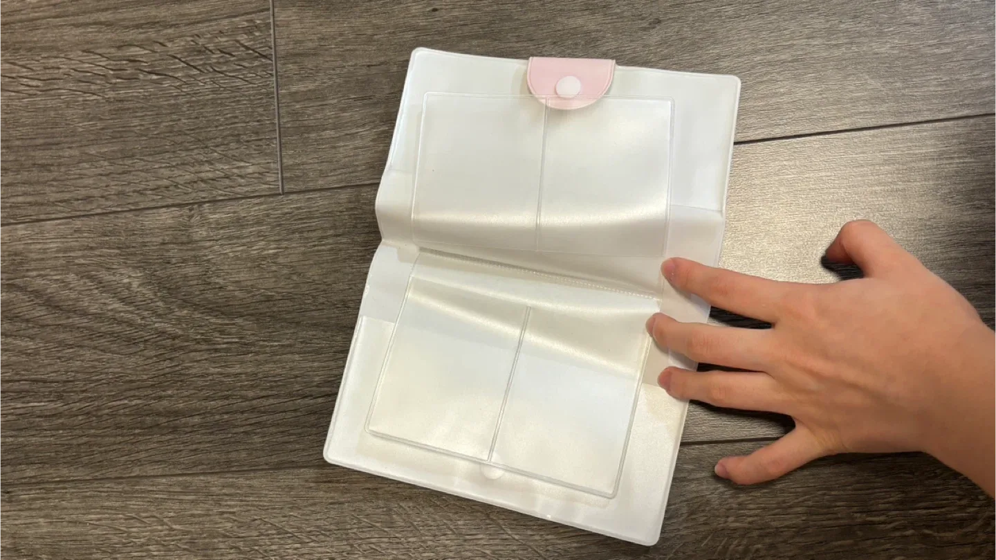 Chiikawa passport case & card Holder image indicator(3)