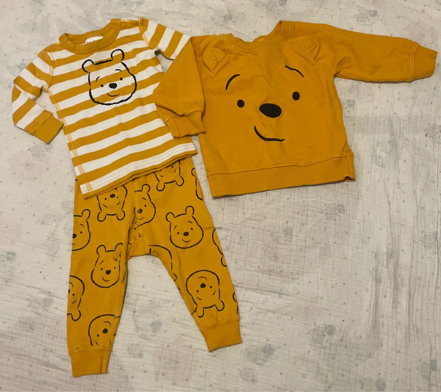 Disney Winnie the Pooh Outfit Set, 6-12 Months