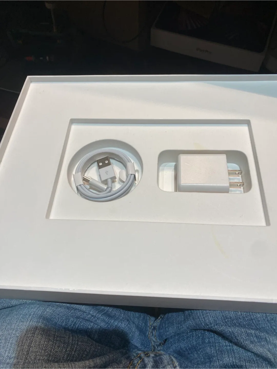 Apple iPad Pro 12.9 inch Silver image indicator(3)