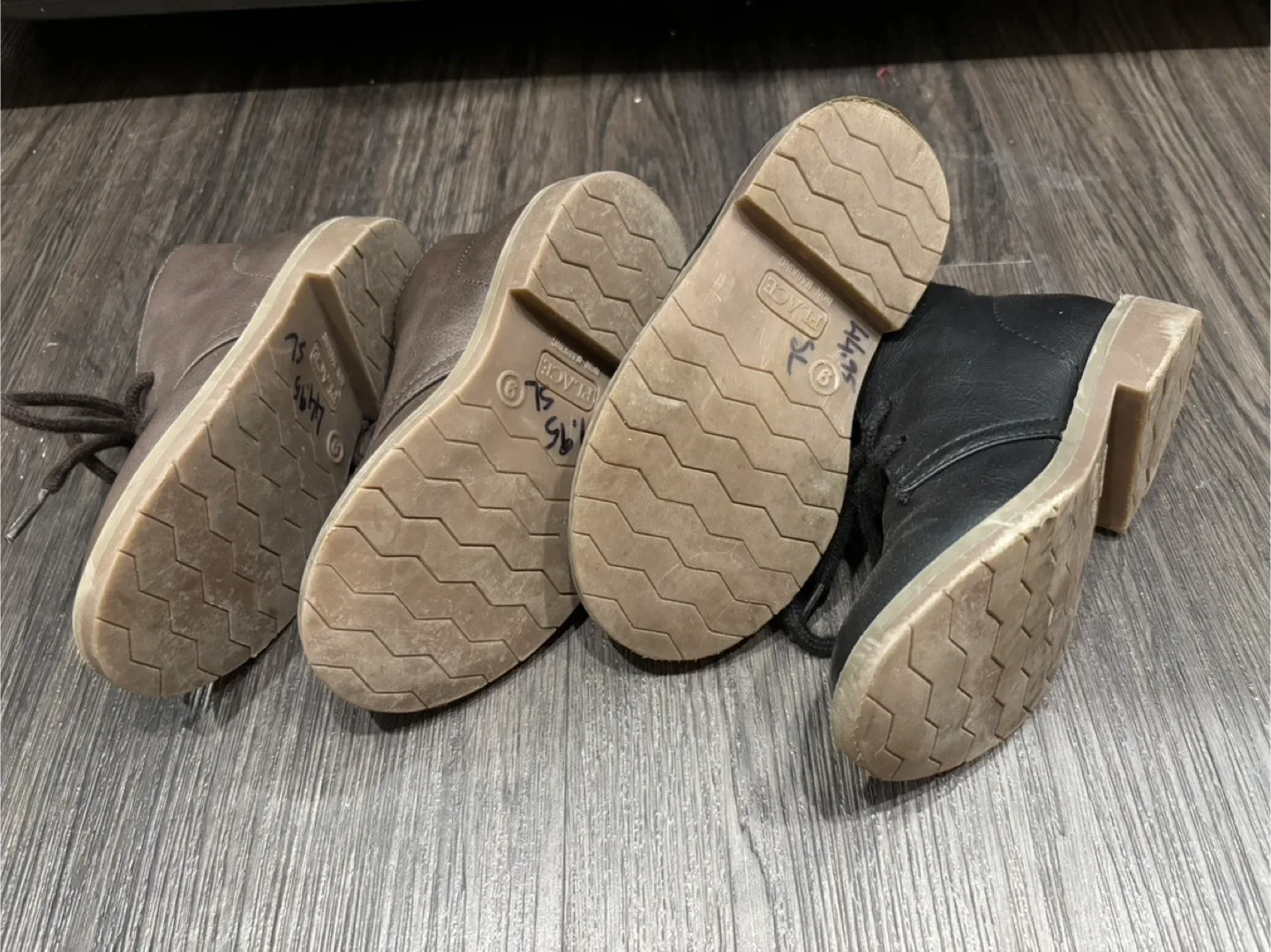 Children's Place Boots - Size 9 image indicator(3)