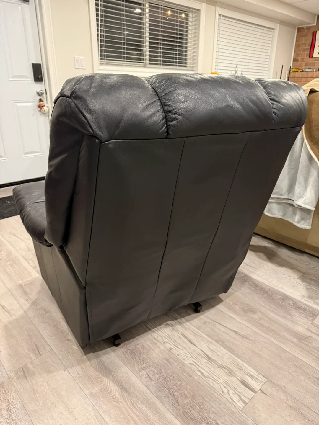 Black Leather Recliner Chair image indicator(3)