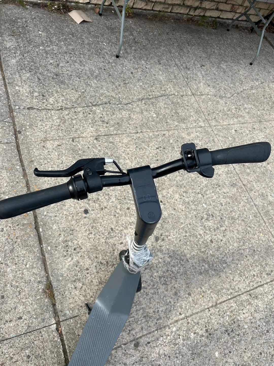 OKAI Neon Lite Electric Scooter - Gray image indicator(5)