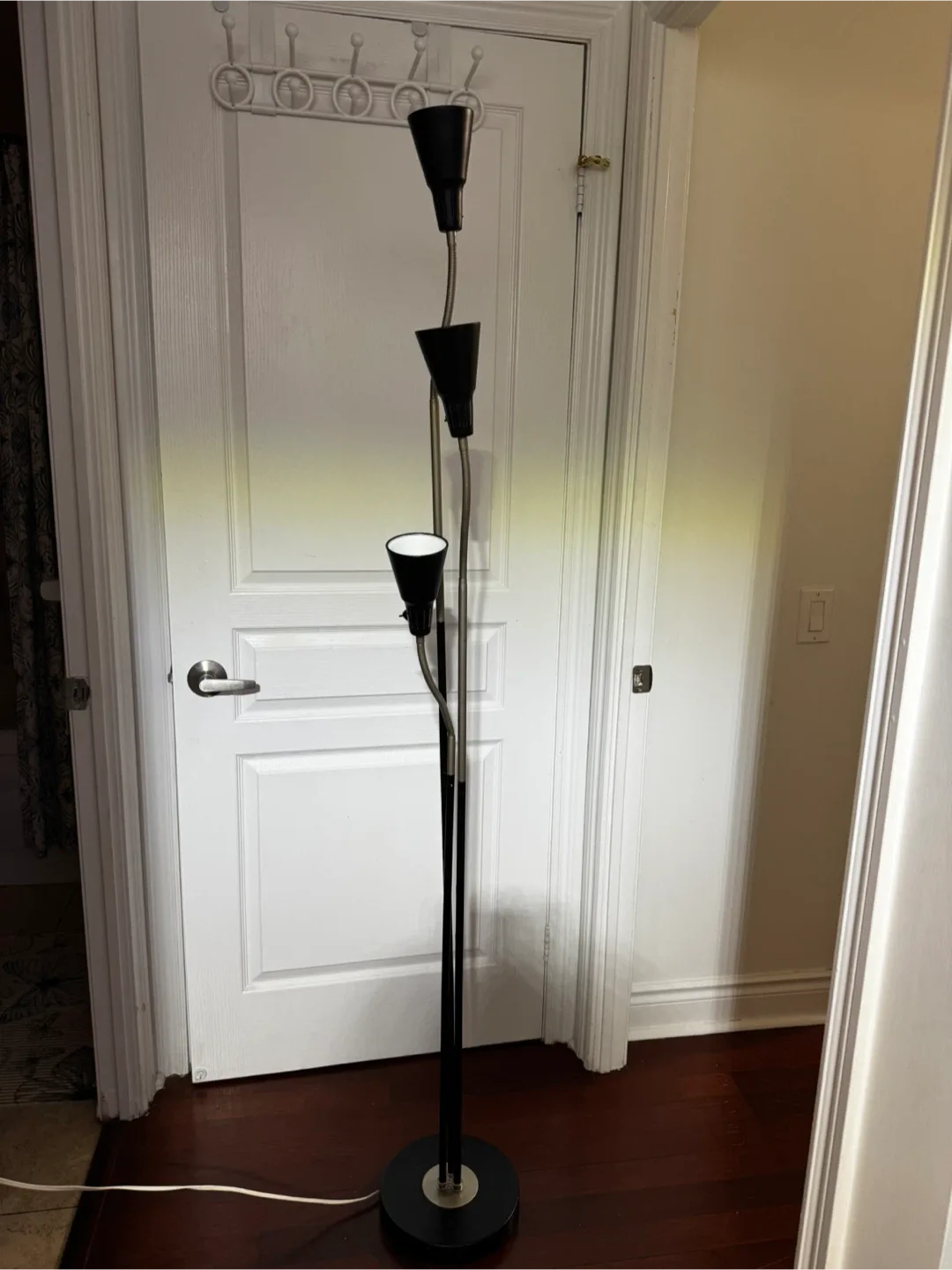 IKEA Kvart Floor Lamp - Black image indicator(2)