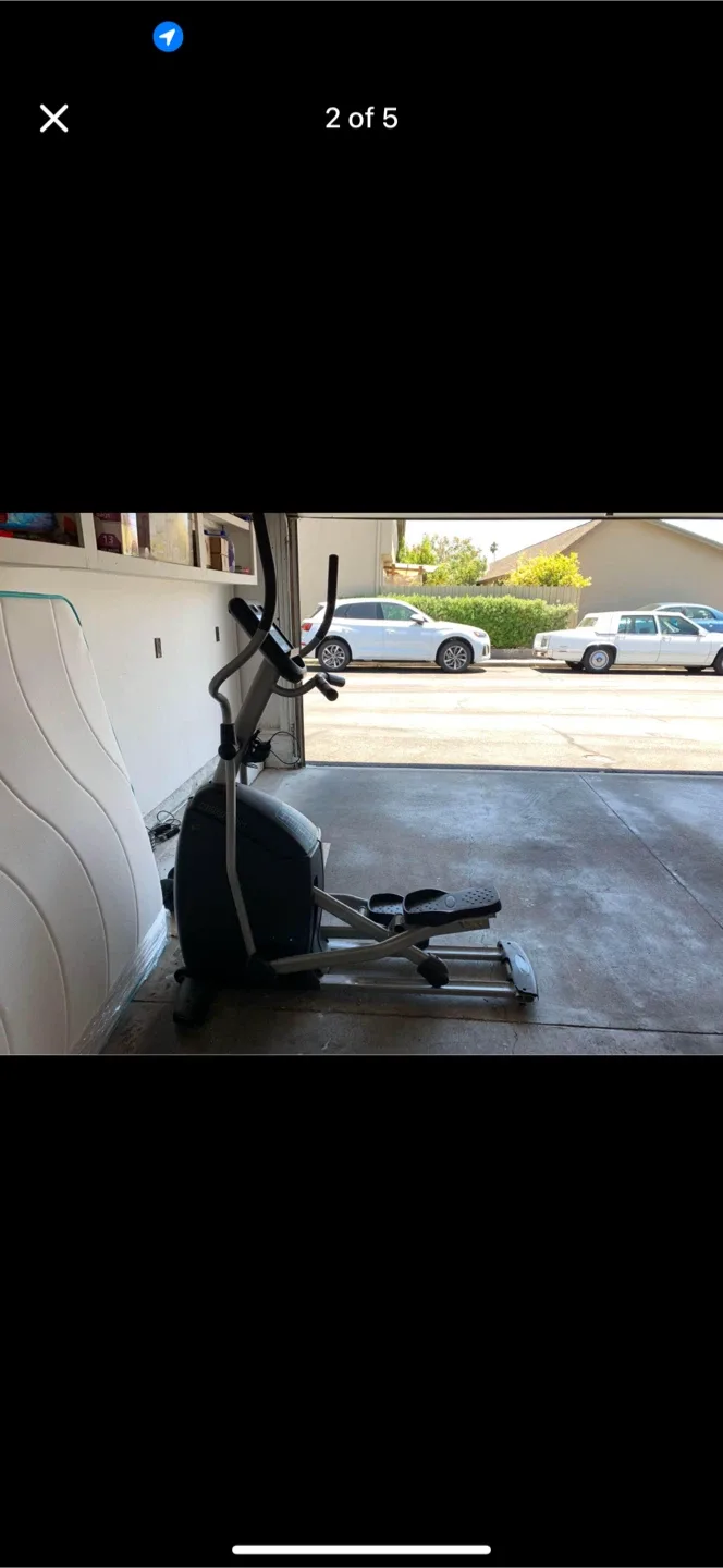 Horizon Elliptical Trainer