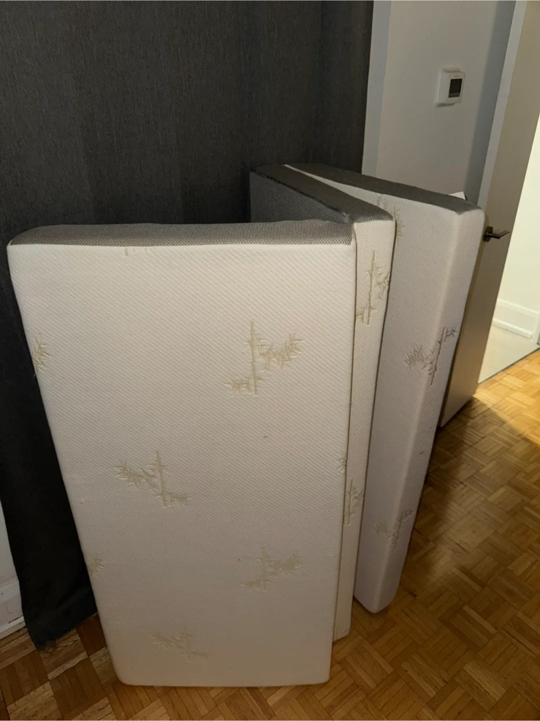 Full Size Tri Folding Mattress with Washable Cover image indicator(5)