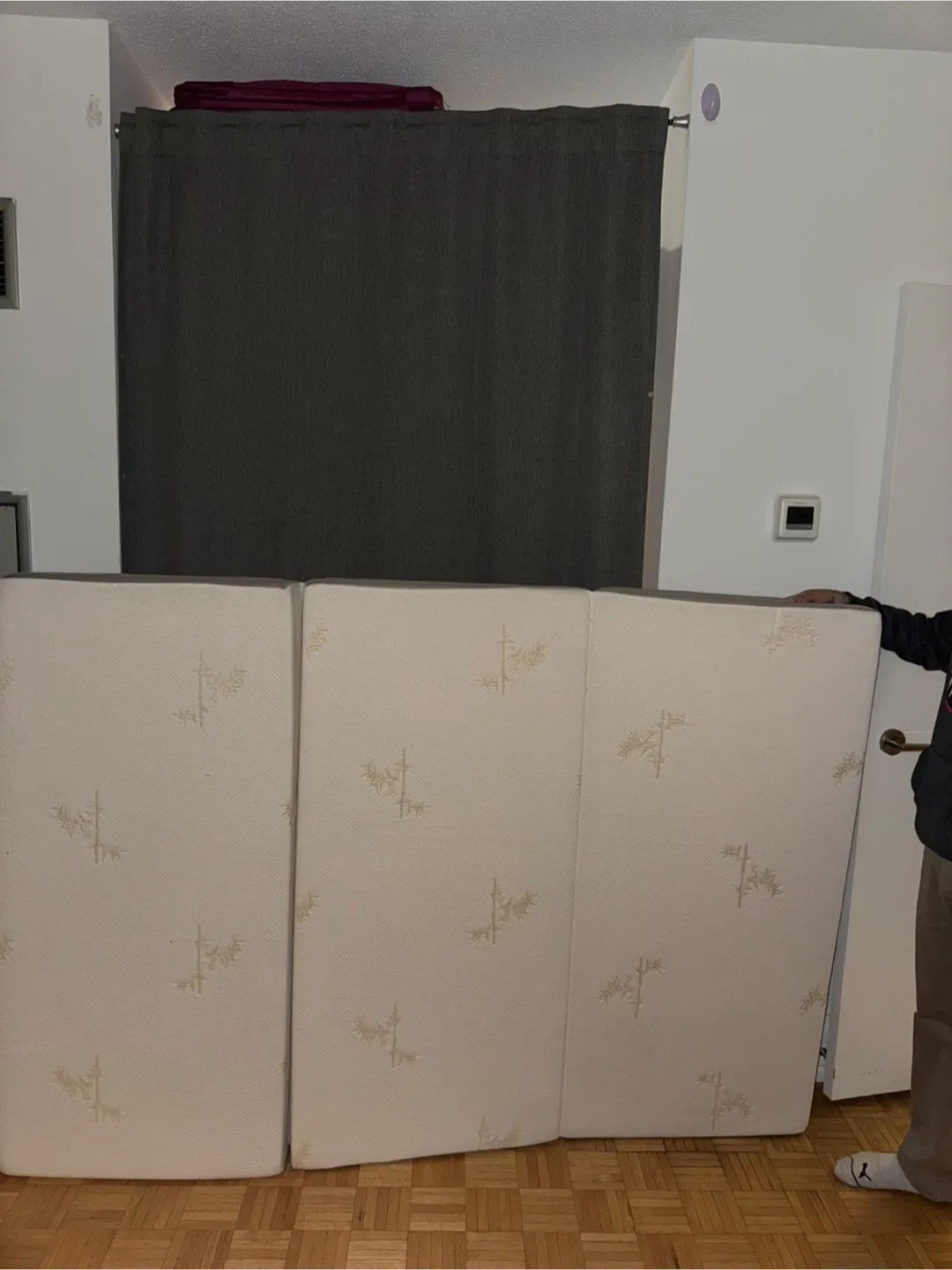 Full Size Tri Folding Mattress with Washable Cover image indicator(2)