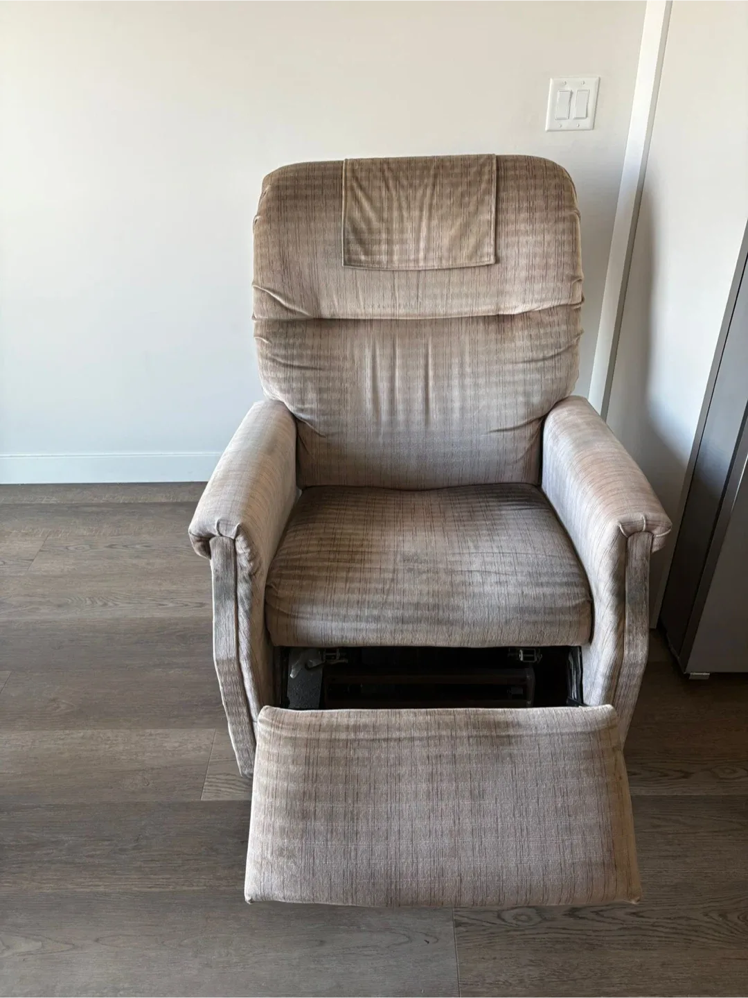 Free Recliner Chair image indicator(2)