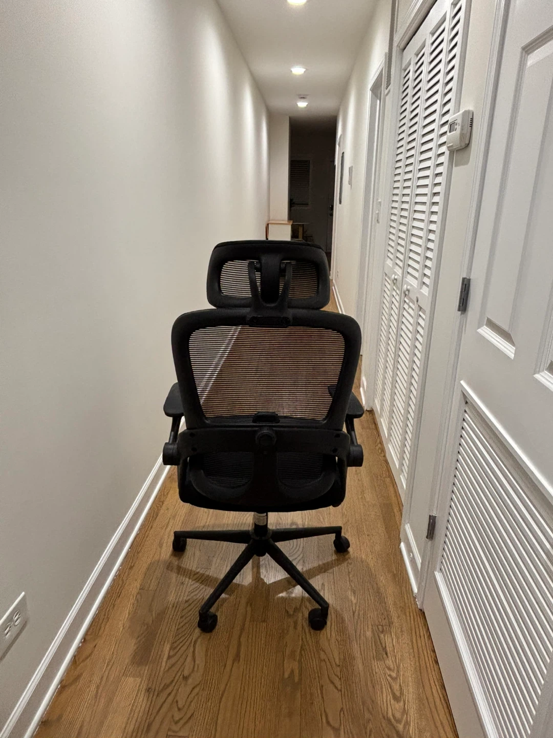 Ergonomic Office Chair - Black - photo 3