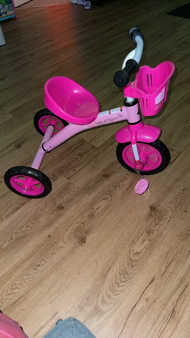 Minnie Mouse Pink Tricycle image indicator(2)