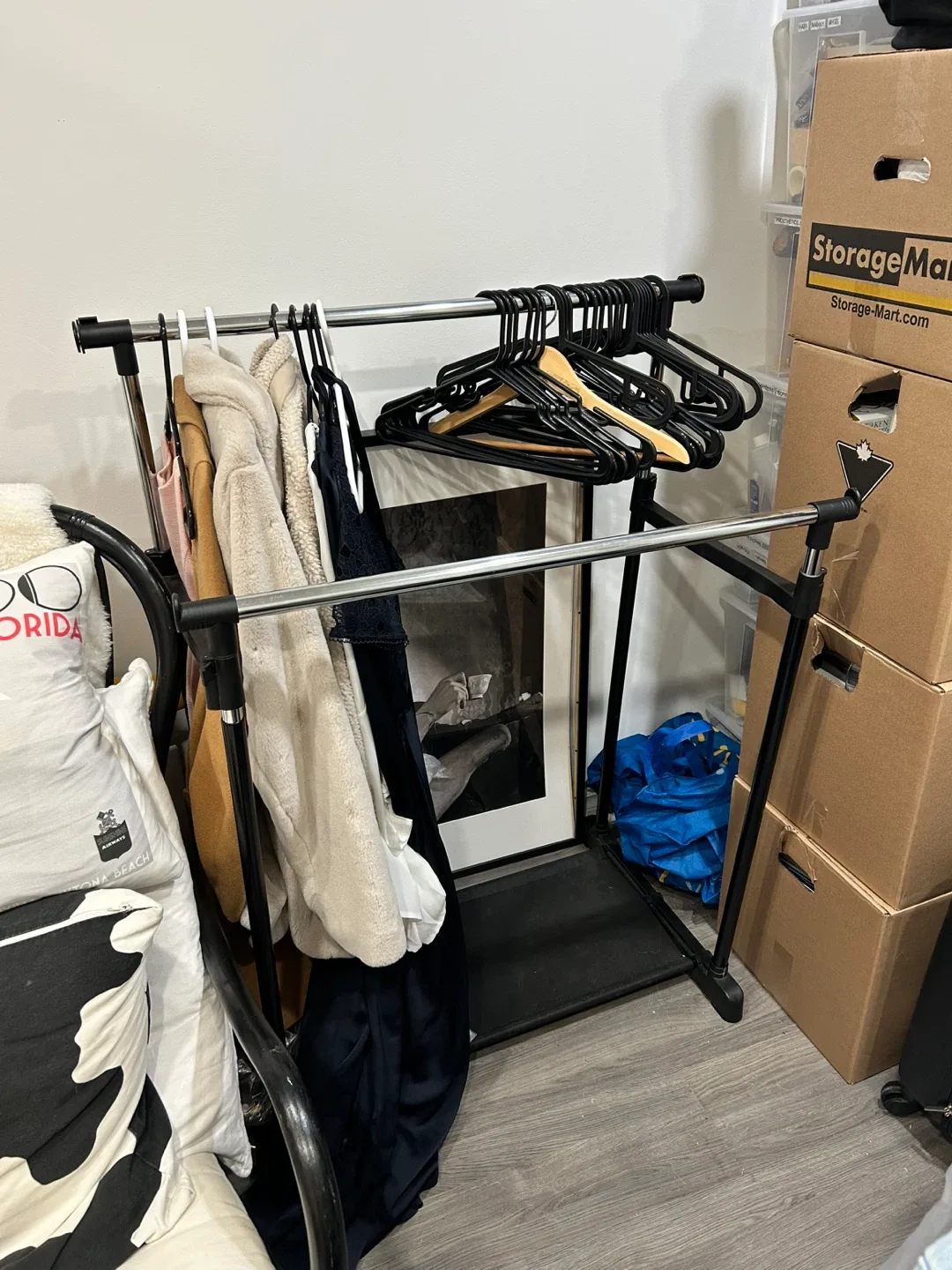 Adjustable Clothes Rack