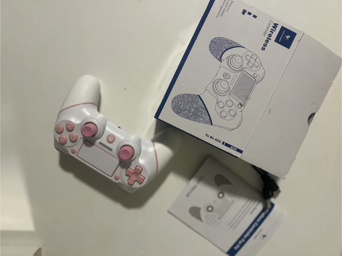 ACE Wireless Controller for PS4 - White & Pink image indicator(2)