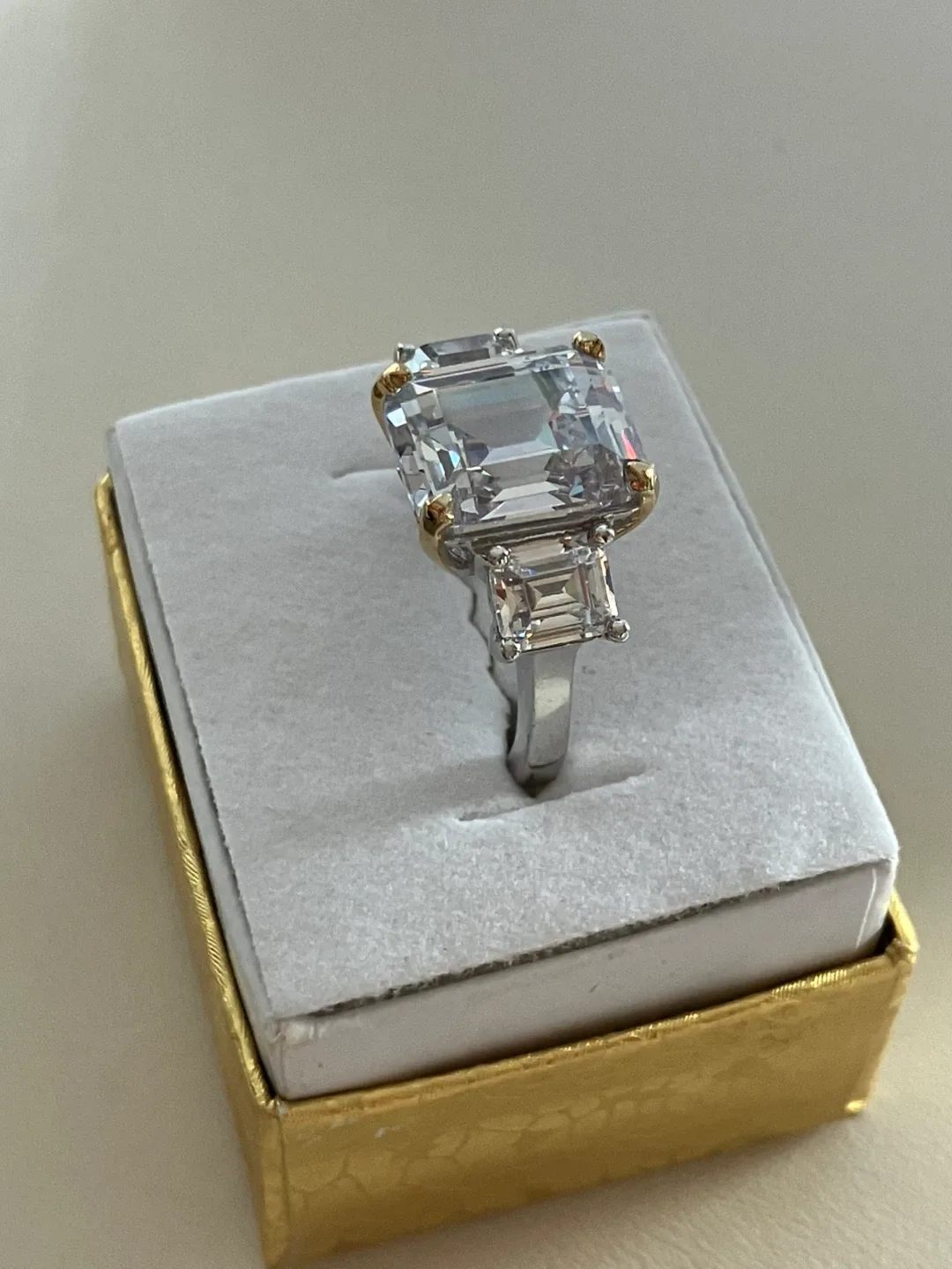 CZ 925 Sterling Silver Ring Size 6 image indicator(2)