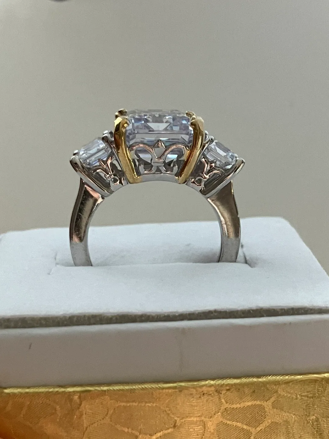 CZ 925 Sterling Silver Ring Size 6 image indicator(3)