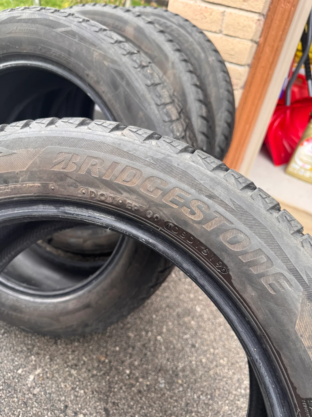 Bridgestone Blizzak DM-V2 225/55R18 Winter Tires - photo 4