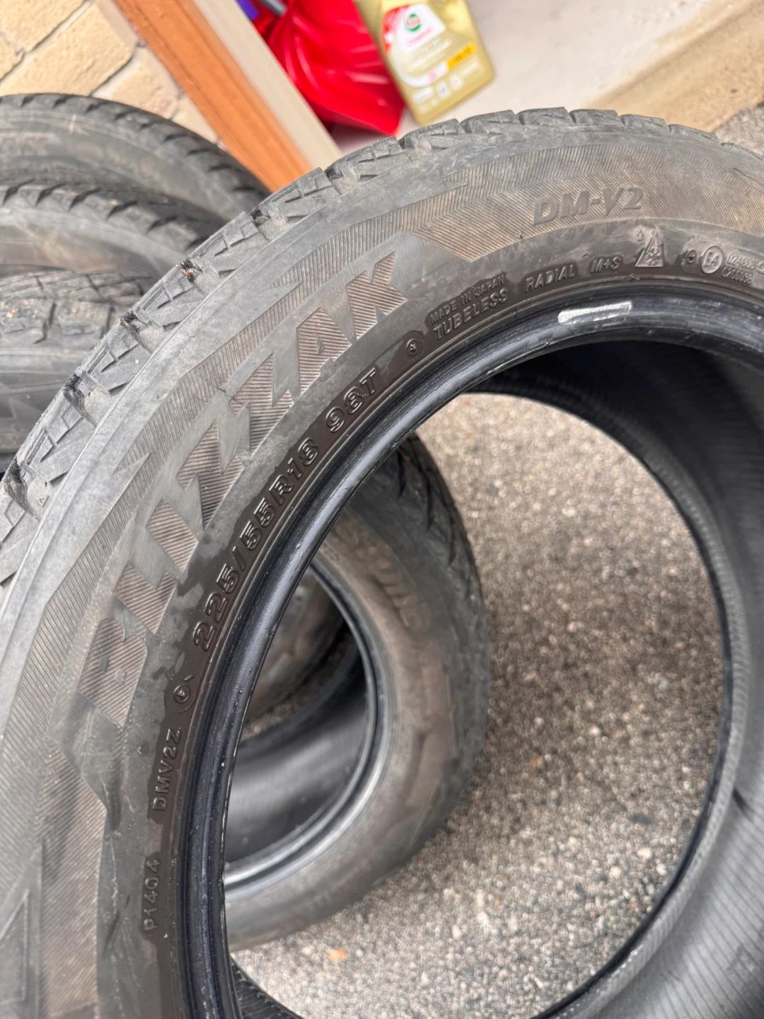 Bridgestone Blizzak DM-V2 225/55R18 Winter Tires - photo 3