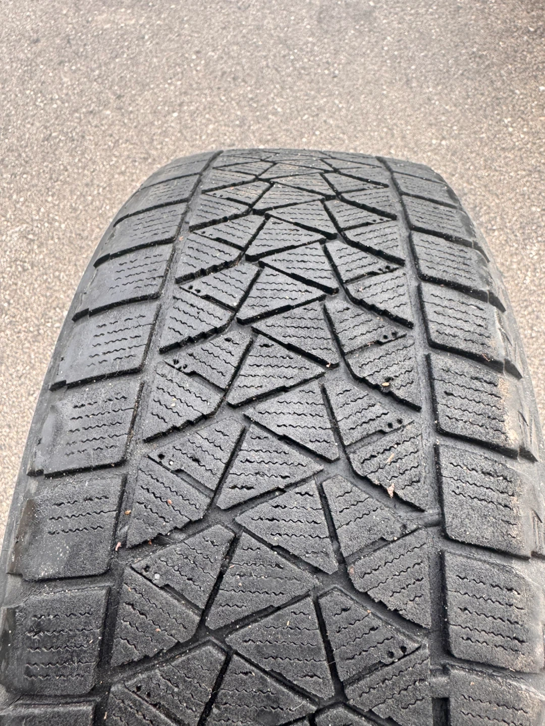Bridgestone Blizzak DM-V2 225/55R18 Winter Tires - photo 5