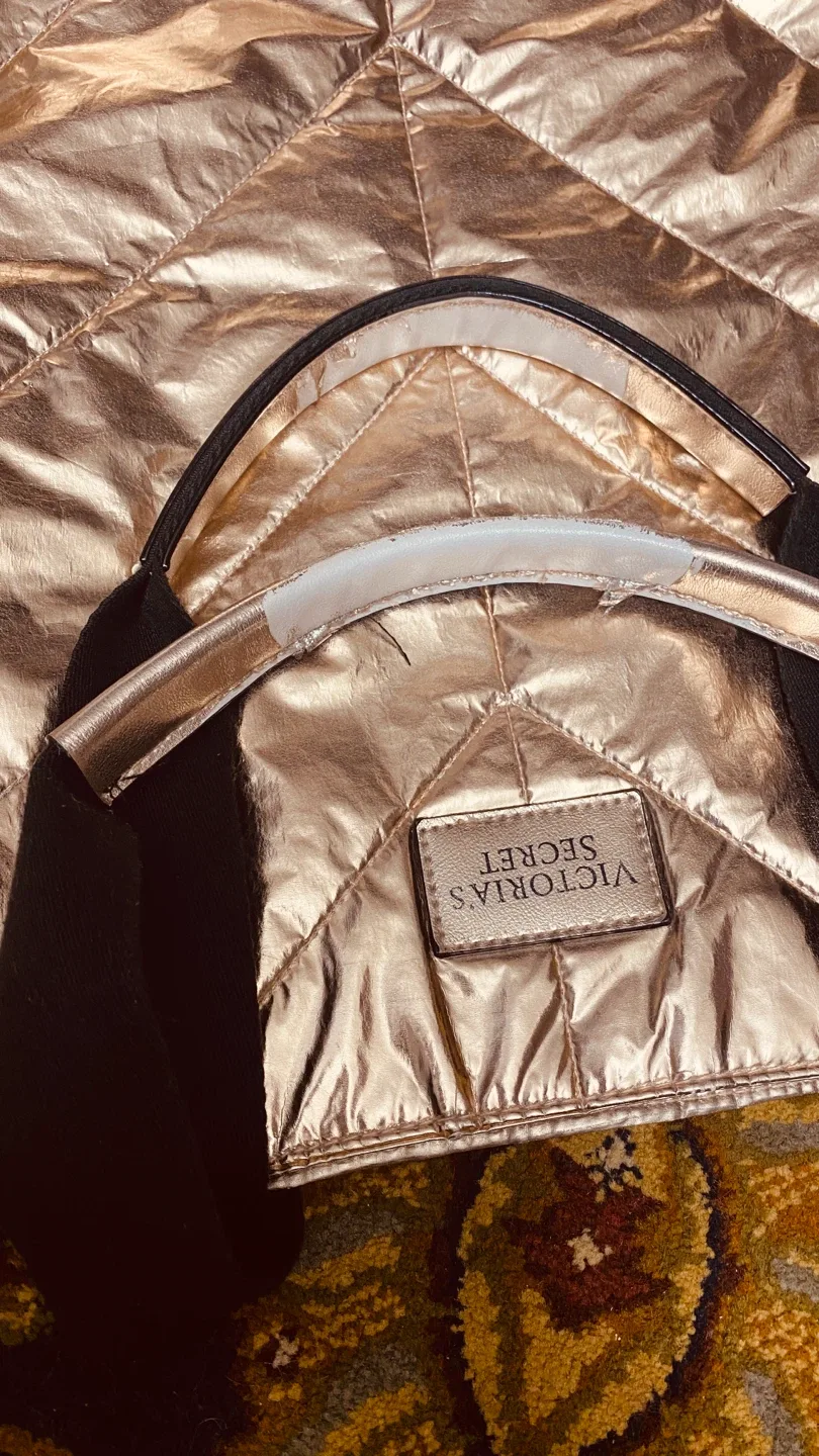 Victoria's Secret Tote Bag image indicator(5)