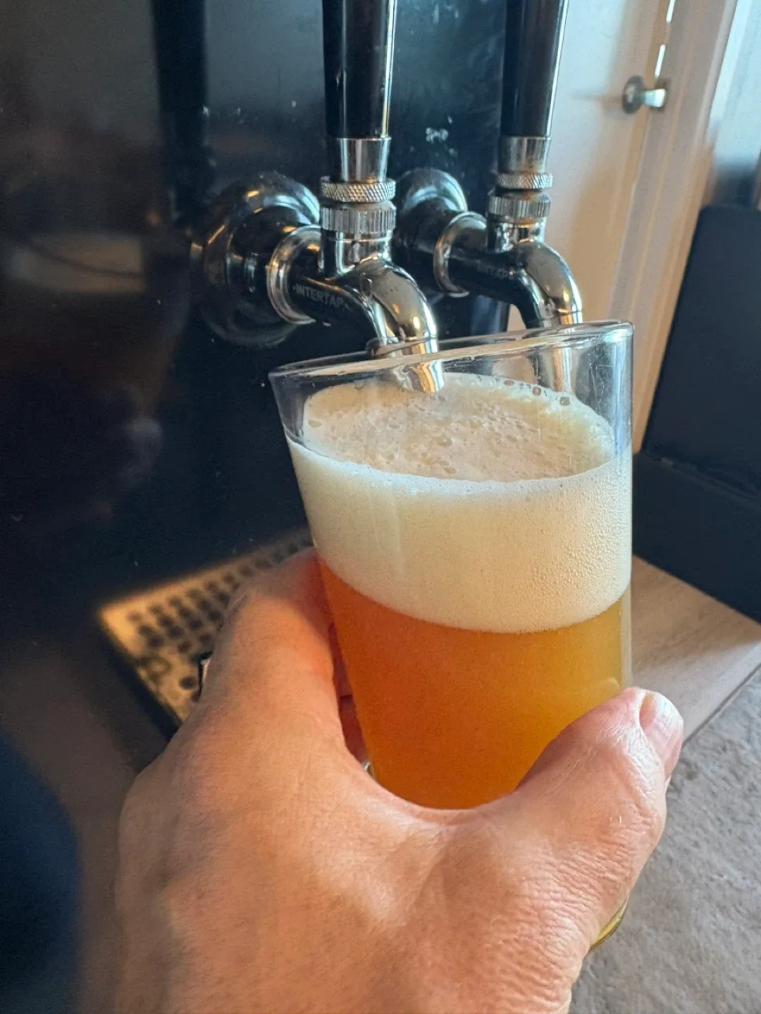 Epic Retro Kegerator - Black image indicator(6)