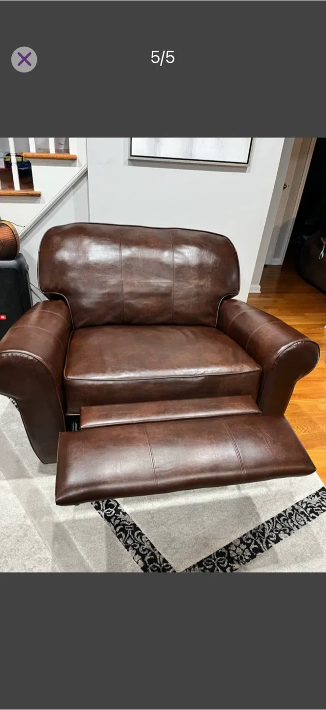 Brown Leather Recliner Chair image indicator(4)