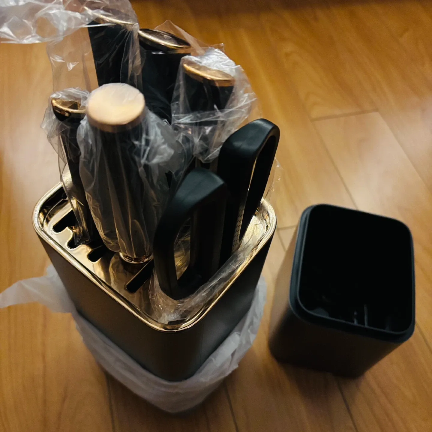 *New* 6 Piece KITAJUN Knife Set with Block image indicator(2)