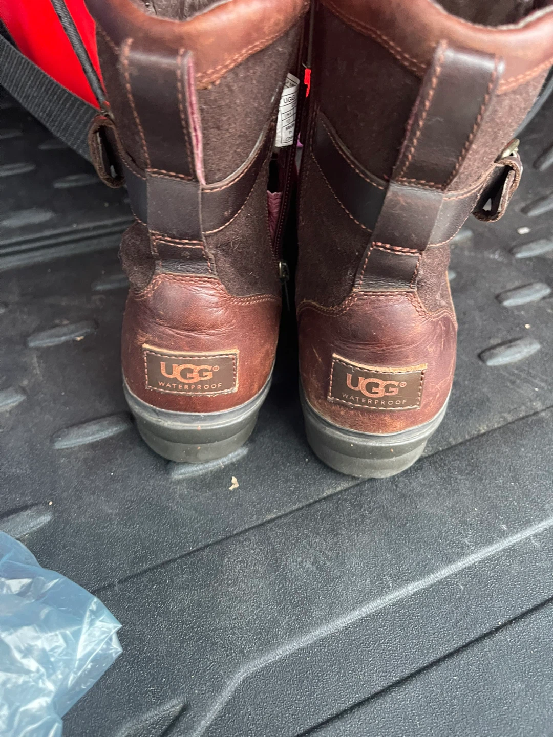UGG Waterproof Leather Boots - Size 10 - photo 4
