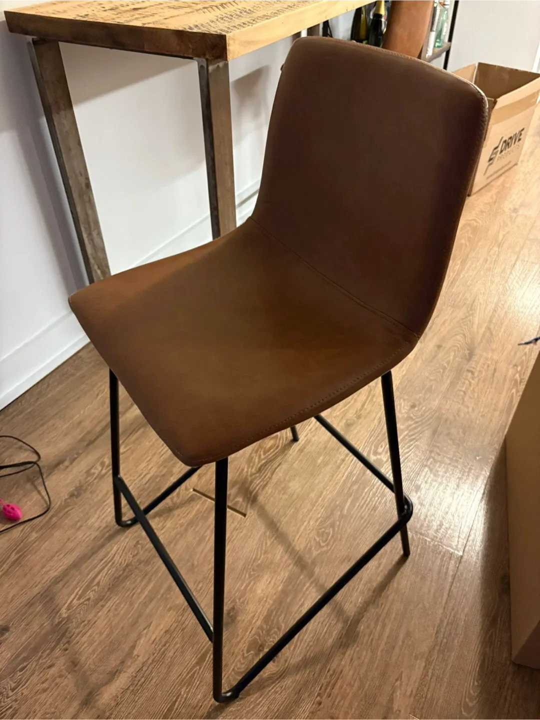 Brown Leather Bar Stools image indicator(3)