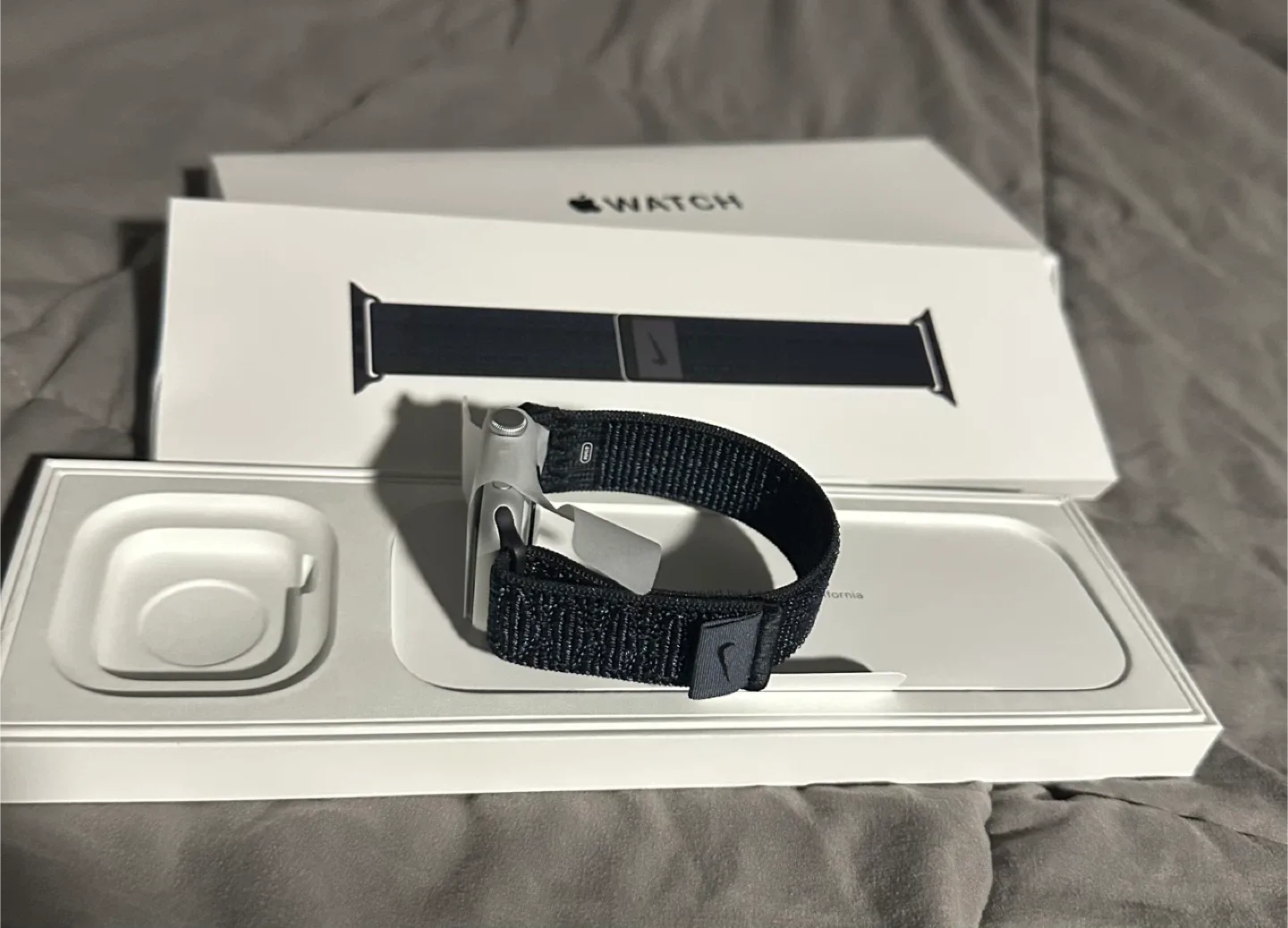 Apple Watch 41mm Black/Blue Nike Sport Loop - New