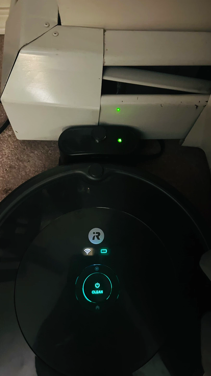 Roomba Robot Vacuum 649 - photo 5