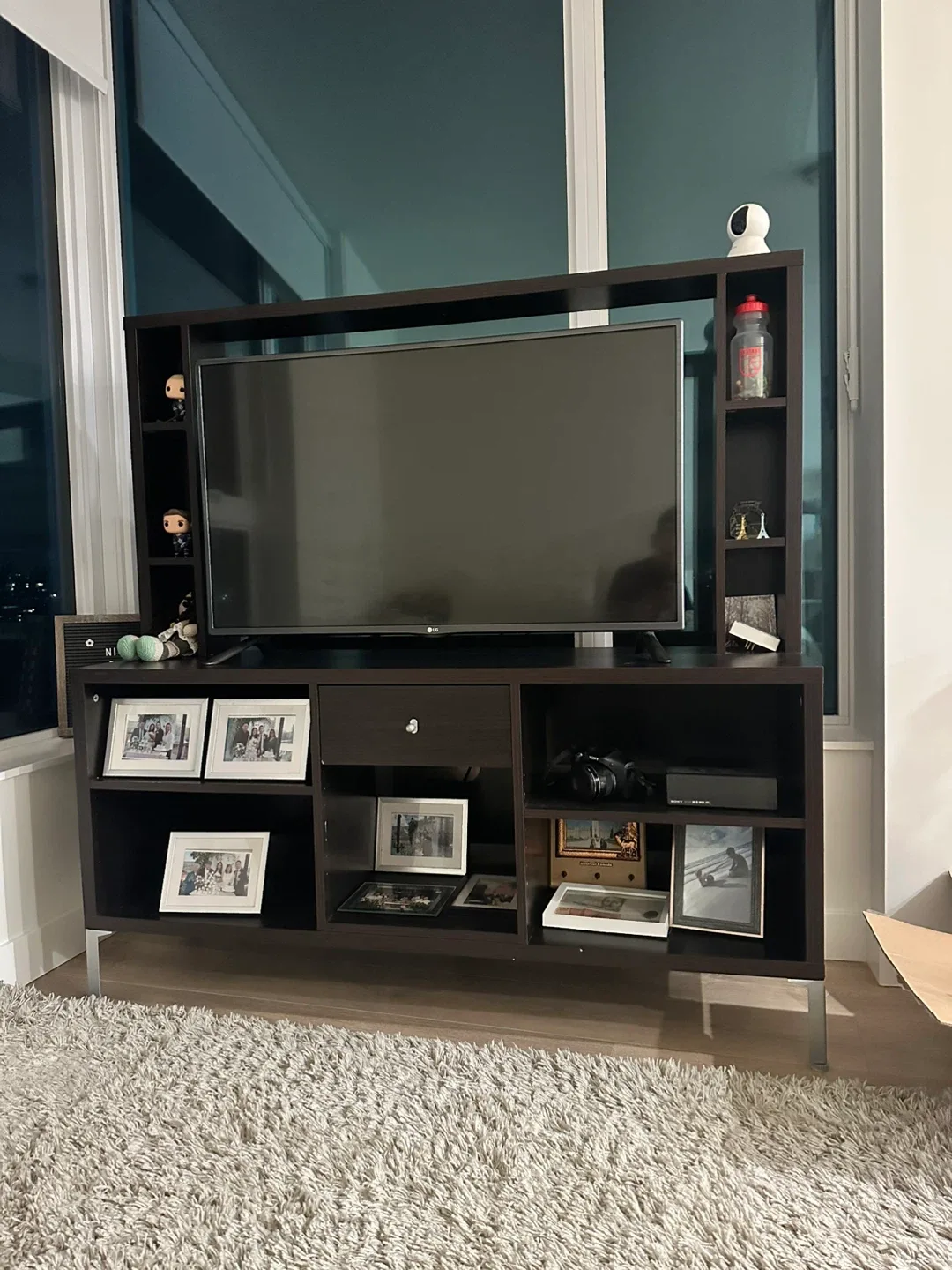 40 " LG TV + TV Stand