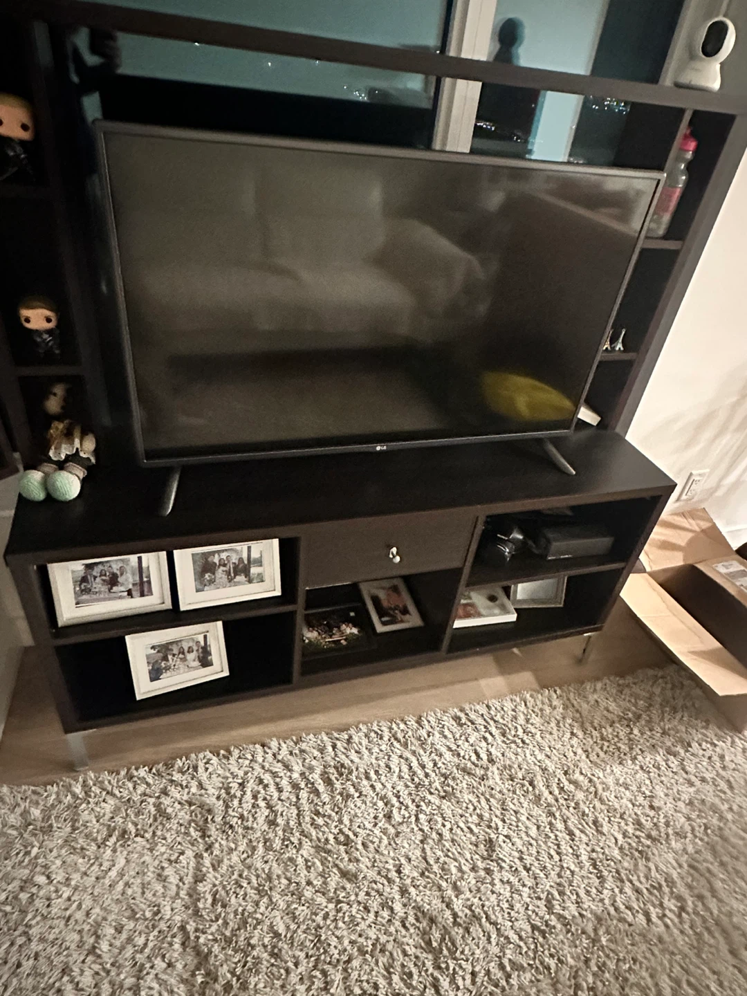 40 " LG TV + TV Stand - photo 3