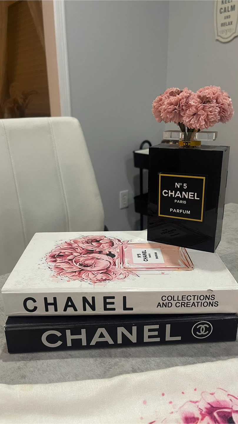 Chanel Decor Books & Pillow - photo 4