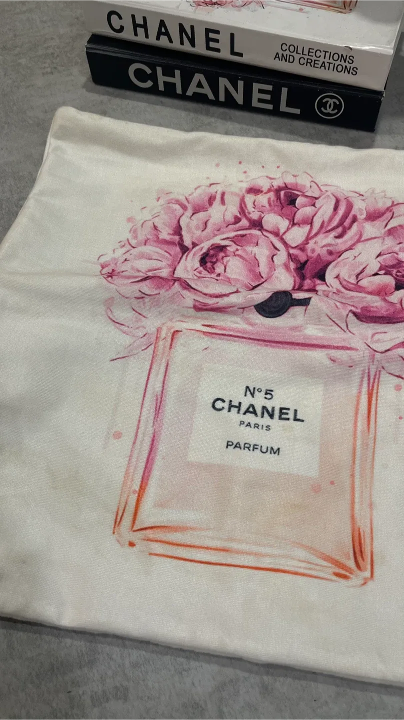 Chanel Decor Books & Pillow image indicator(3)