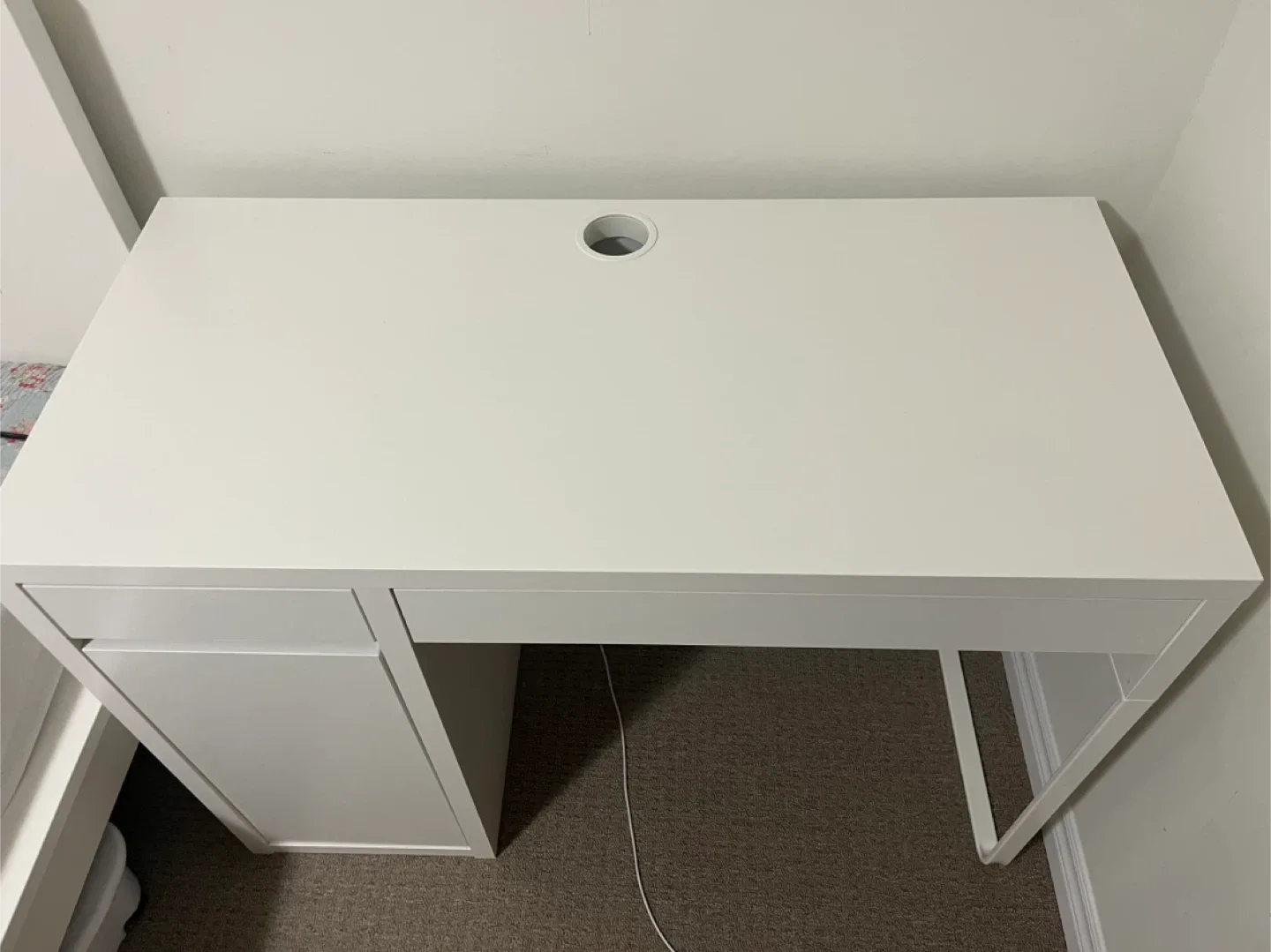 IKEA Desk - White image indicator(2)