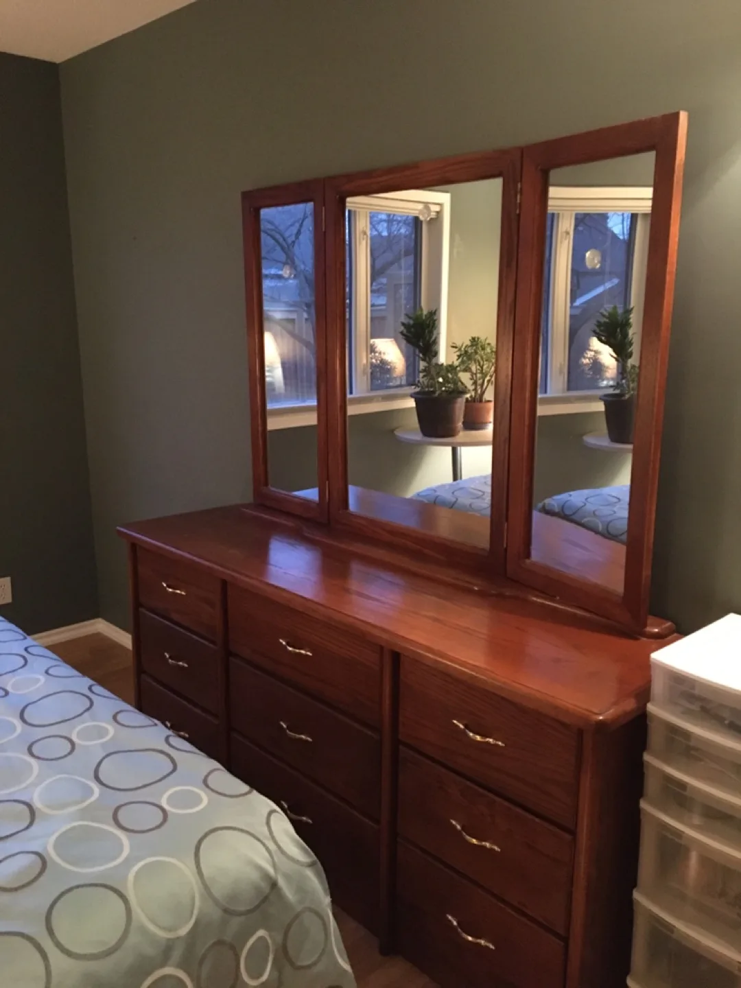 Bedroom Set - Bed, Dresser, Nightstands image indicator(4)