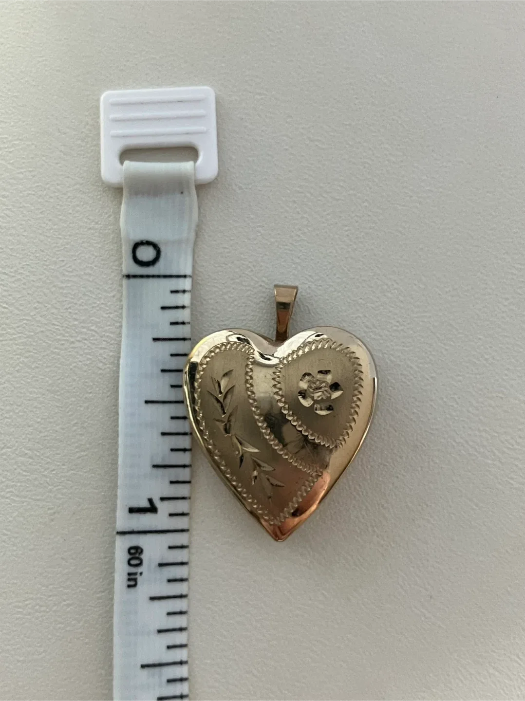 14 k Gold Fill  Vintage Heart Locket Pendant image indicator(2)