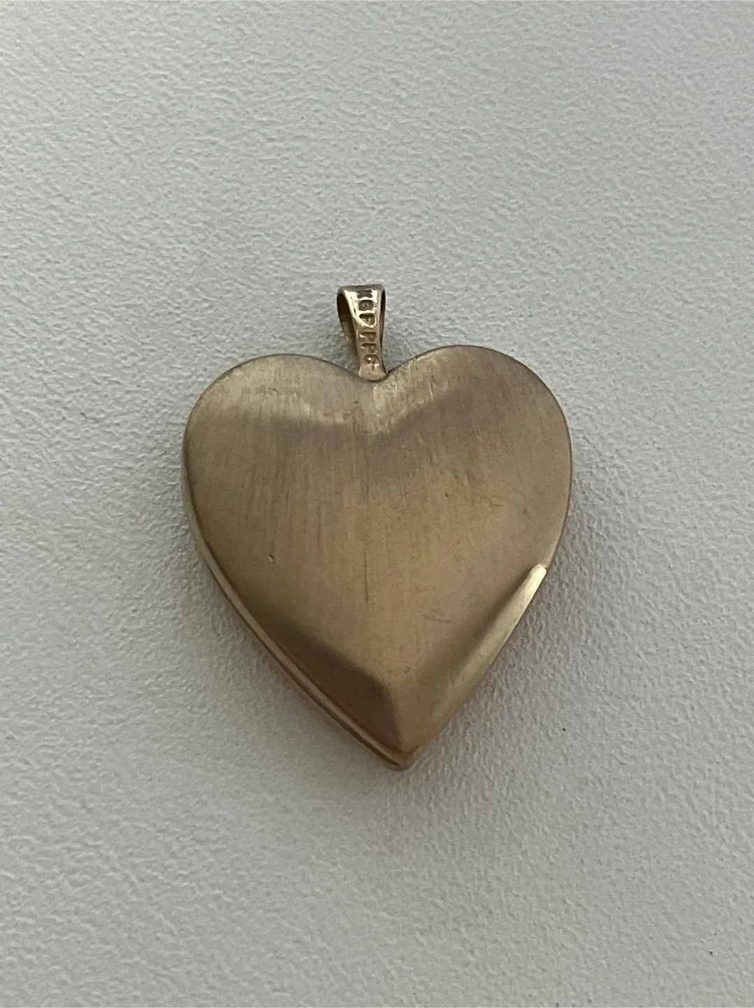 14 k Gold Fill  Vintage Heart Locket Pendant image indicator(3)