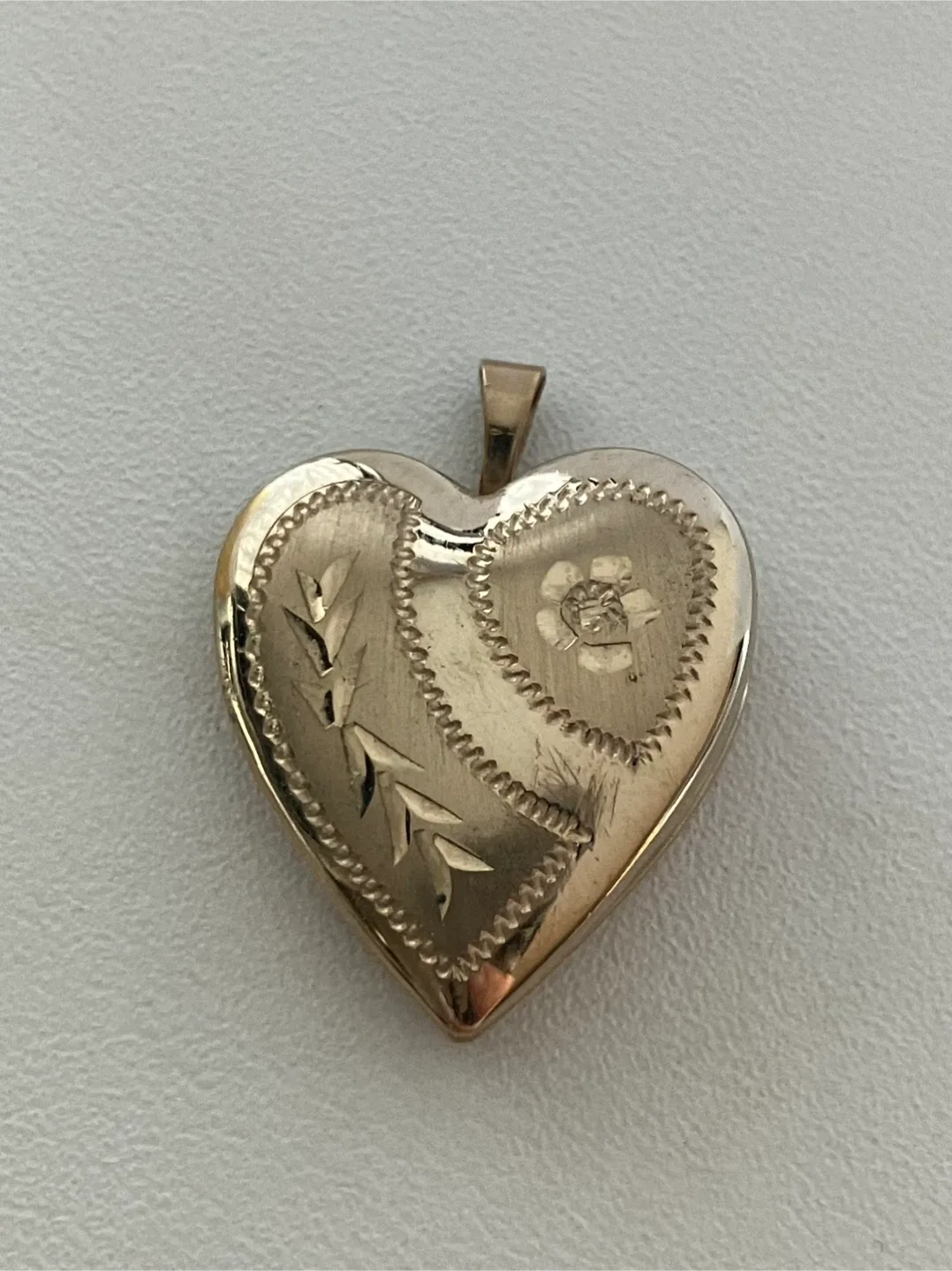 14 k Gold Fill  Vintage Heart Locket Pendant