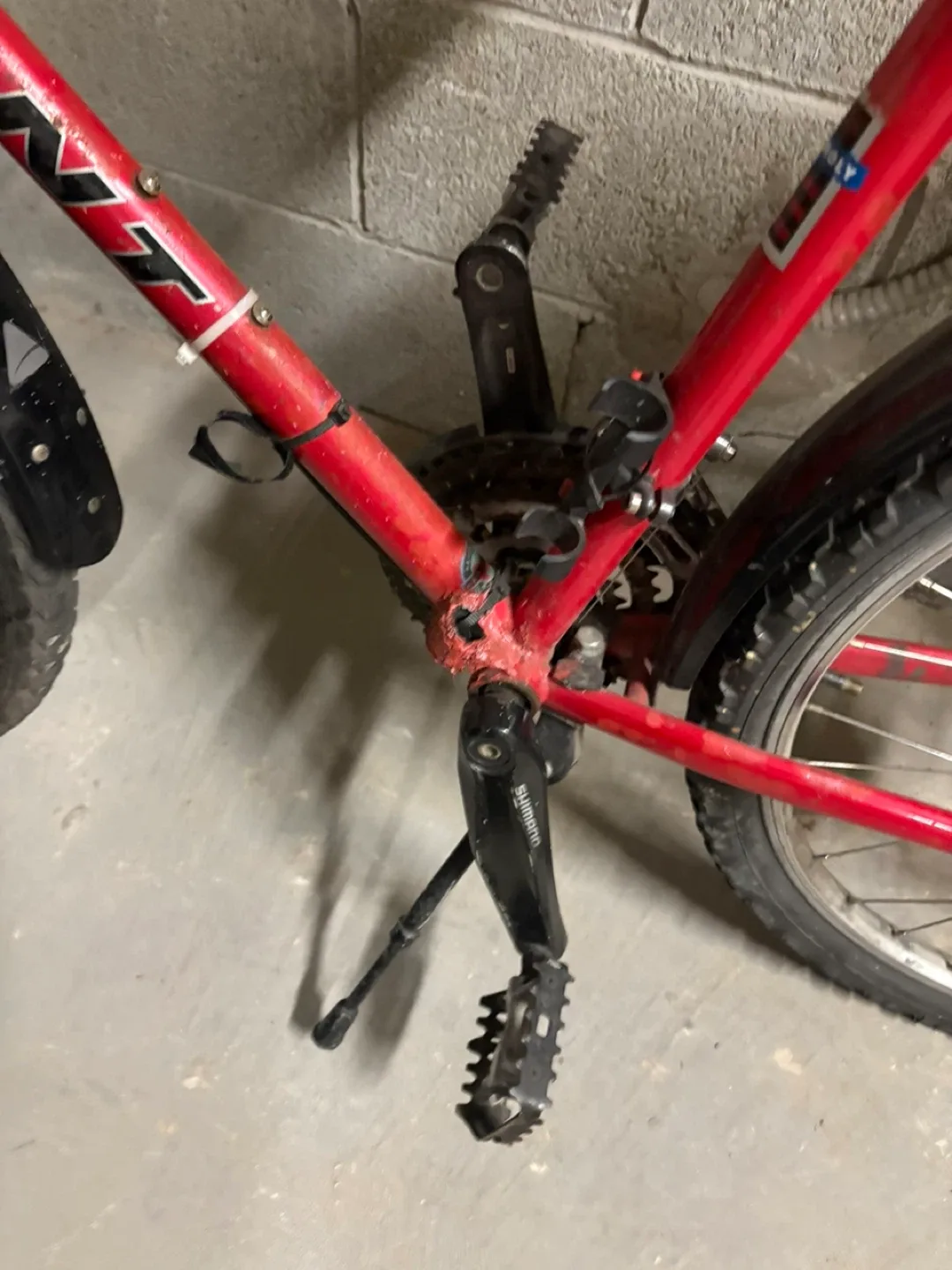 Giant ATX 770 Bicycle - Red