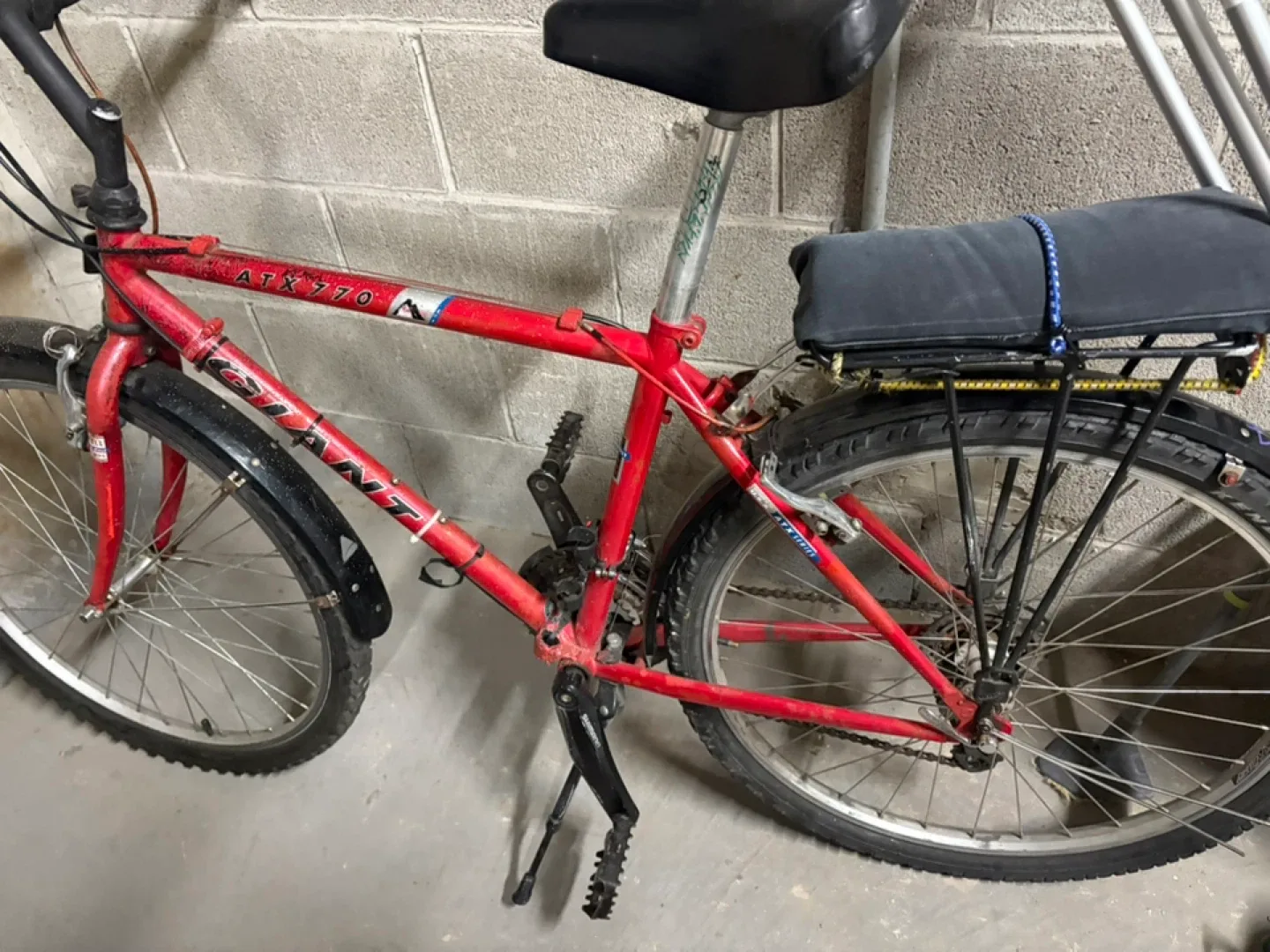 Giant ATX 770 Bicycle - Red image indicator(4)