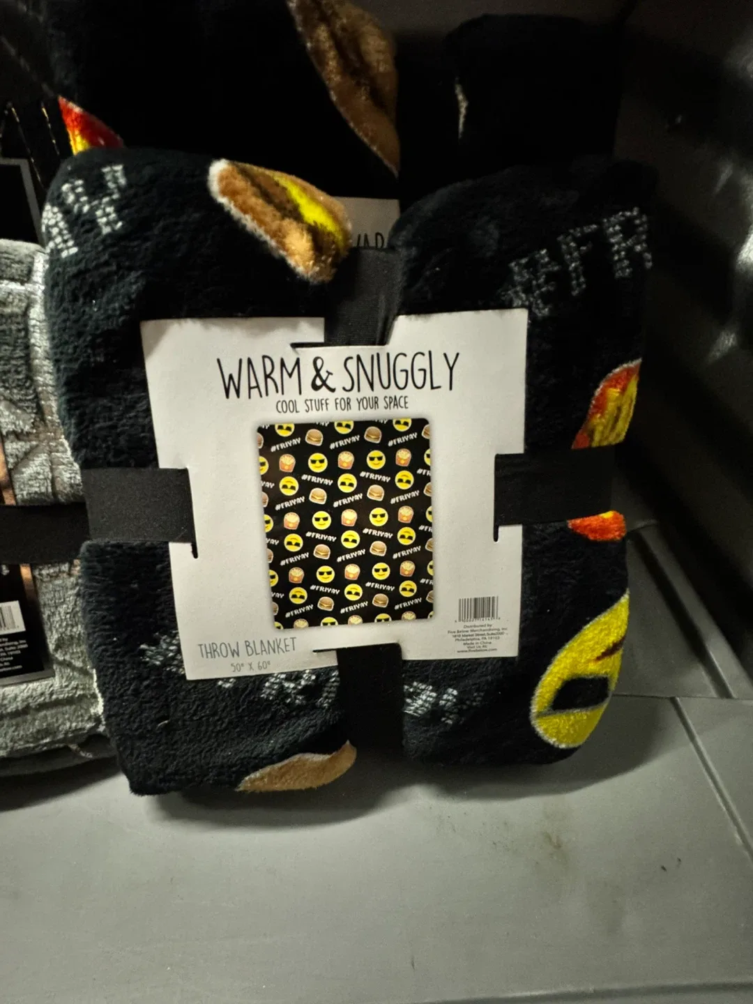 Luxe Collection Metallic Blanket 50" x 60" image indicator(2)